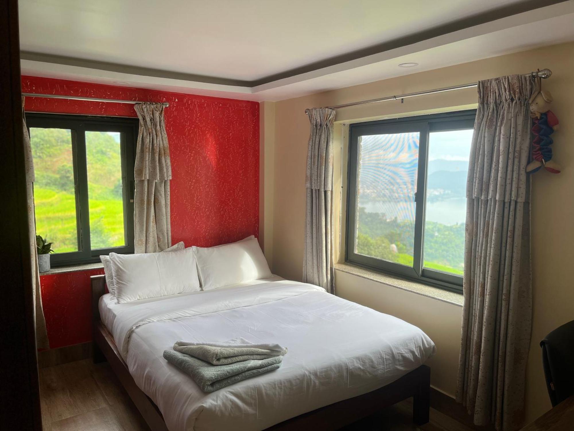 The North Face Inn'S Homestay โพคารา ภายนอก รูปภาพ
